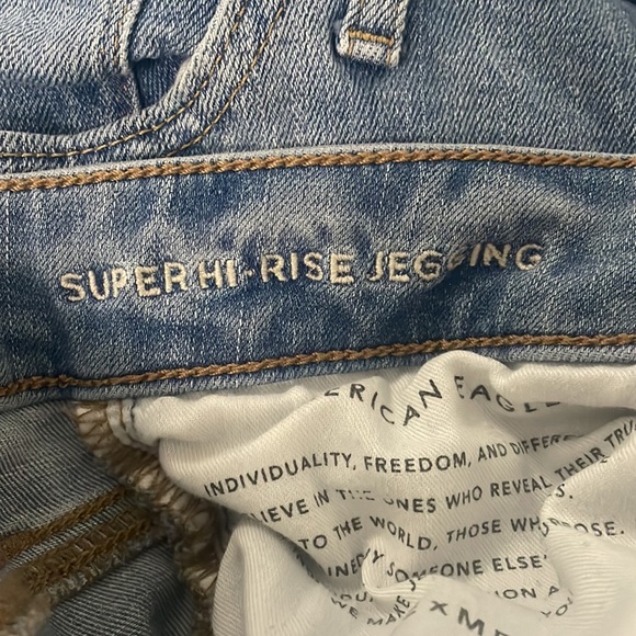 American Eagle 6 (Regular) | Super Hi-Rise Blue Jeggings - Picture 5 of 6